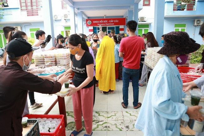 Charity of  Dong Cao pagoda
